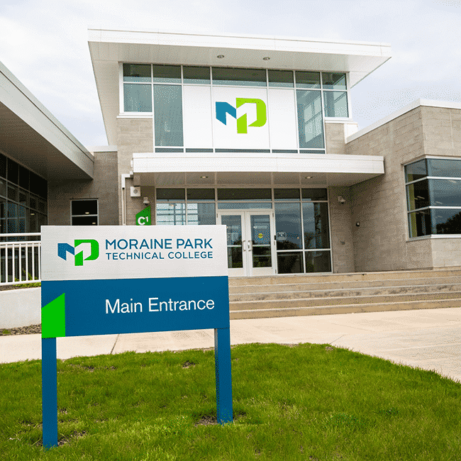 External view of Moraine Park's Fond du Lac Campus main entrance.