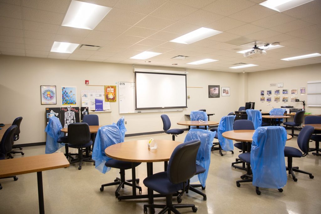 Picture of the radiography lab.