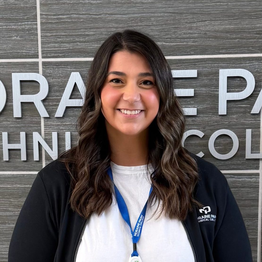 Headshot of Caitlin Hernandez.